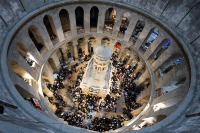 2026-04-11T090345Z_1058922725_RC2XMKAJMHTF_RTRMADP_3_RELIGION-EASTER-ORTHODOX-HOLY-FIRE-pic_32ratio_600x400-600x400-79230