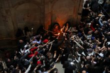 upload-2026-04-11T120115Z_875004939_RC2ZMKAYL3J0_RTRMADP_3_RELIGION-EASTER-ORTNODOX-NOLY-FIRE-pic4_zoom-1500x1500-12425